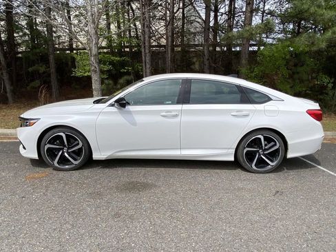 Used 2022 Honda Accord Sport image 2