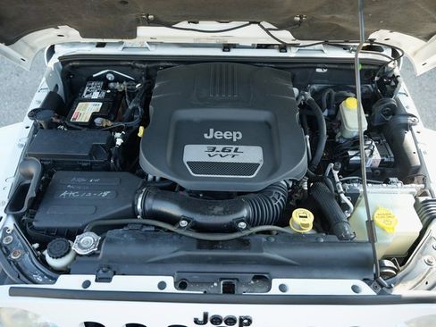 Used 2013 Jeep Wrangler Unlimited Sahara w/ Dual Top Group image 23