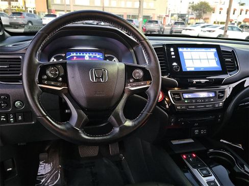 Used 2022 Honda Pilot Black Edition image 18