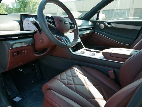 New 2025 Genesis GV80 3.5T Prestige image 3