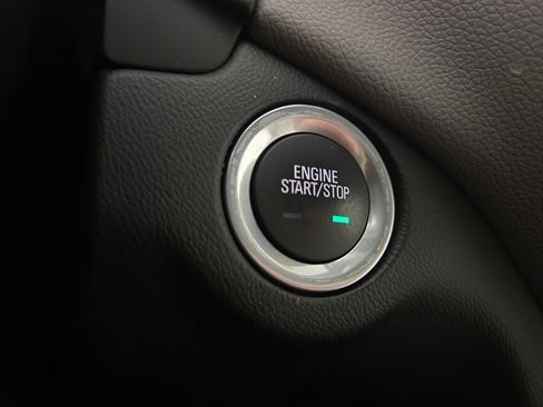 Used 2018 Chevrolet Equinox LS FWD image 24