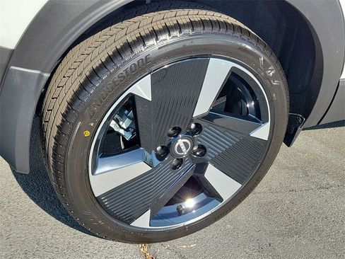 New 2026 Nissan Kicks SR w/ Cold Weather Package image 3