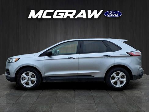Used 2023 Ford Edge SE image 2