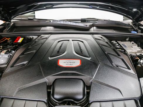 Certified 2020 Porsche Cayenne Turbo AWD/4WD image 35