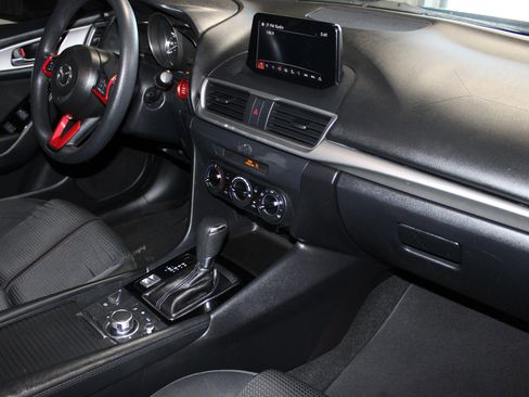 Used 2017 MAZDA MAZDA3 Sport w/ Preferred Equipment Package image 26