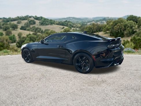 Used 2023 Chevrolet Camaro LT RWD image 7