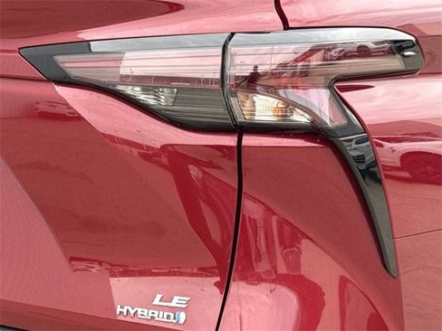 Used 2024 Toyota Sienna LE image 6