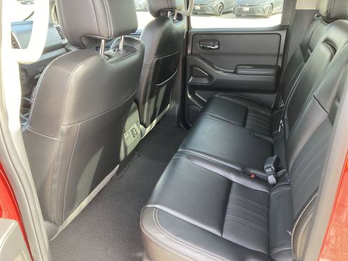 Used 2024 Nissan Frontier SL w/ Technology Package image 26