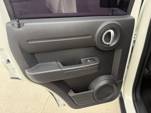 Used 2008 Dodge Nitro SXT w/ Sun & Wheels Group AWD/4WD image 17