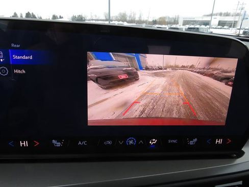 New 2026 Chevrolet Traverse LT w/ Sun and Wheel Package image 23