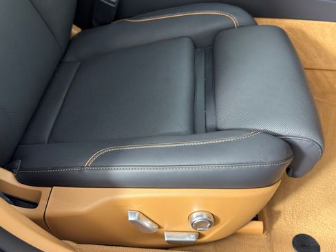 Used 2023 Lucid Air Touring image 28