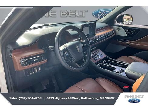 Used 2023 Lincoln Aviator Reserve w/ Equipment Group 201A RWD image 12