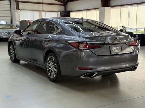 Used 2019 Lexus ES 350 w/ Premium Package FWD image 4