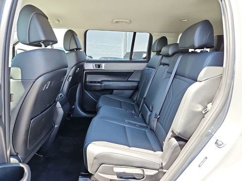 Used 2025 Hyundai Santa Fe SEL AWD/4WD image 9