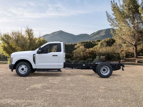 New 2025 Ford F350 XL image 3