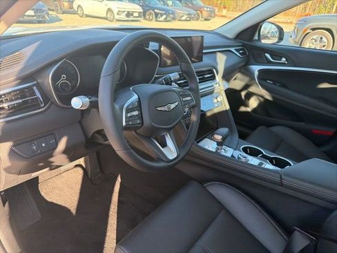 Used 2025 Genesis G70 2.5T image 12