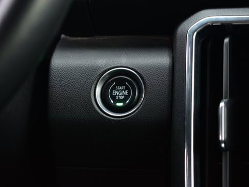 Used 2024 GMC Acadia Elevation image 39