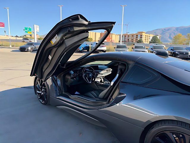 Used 2017 BMW i8 AWD/4WD image 18