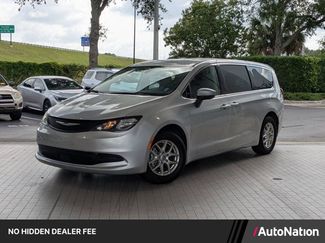 Used 2022 Chrysler Voyager LX FWD video 1