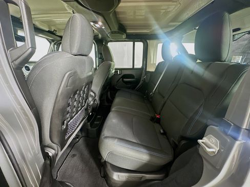 Used 2022 Jeep Wrangler Unlimited Rubicon 4xe w/ Cold Weather Group AWD/4WD image 27