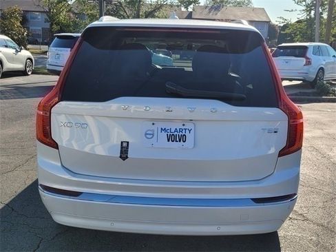 Certified 2025 Volvo XC90 T8 Plus image 9