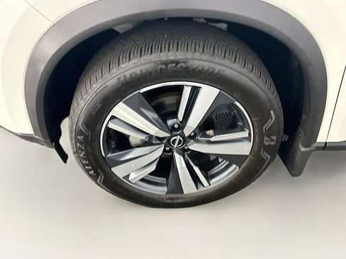 Used 2023 Nissan Rogue SL image 11