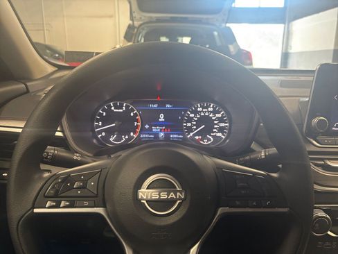 Used 2025 Nissan Altima 2.5 SV image 29