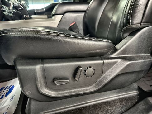 Used 2019 Ford F150 Lariat image 13
