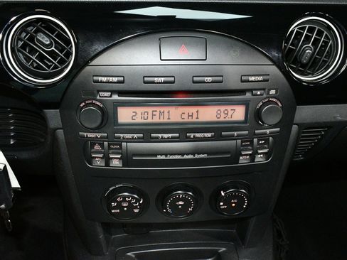 Used 2007 MAZDA MX-5 Miata Touring image 34