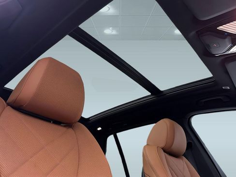 Used 2026 BMW X5 xDrive50e w/ M Sport Package image 16