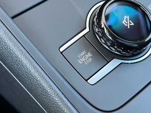 New 2026 Volkswagen Tiguan SE AWD/4WD image 22