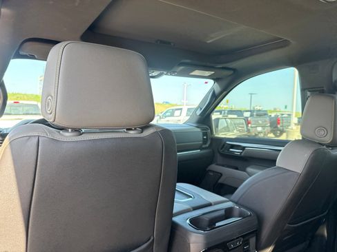 Used 2022 Chevrolet Silverado 1500 ZR2 w/ Technology Package AWD/4WD image 17