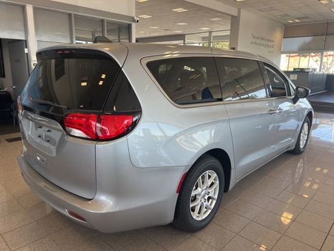 Used 2021 Chrysler Voyager LX image 6