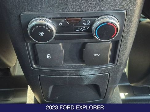 Used 2023 Ford Explorer XLT w/ Equipment Group 202A AWD/4WD image 18
