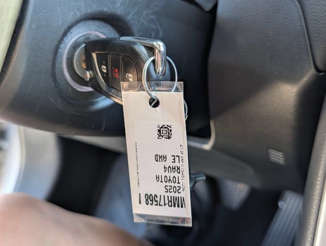Used 2025 Toyota RAV4 LE AWD/4WD image 32