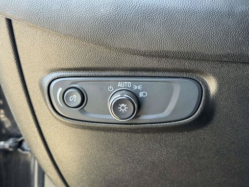 Used 2022 Chevrolet Equinox LS w/ Driver Confidence II Package AWD/4WD image 18