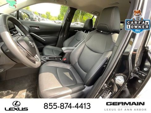 Used 2025 Toyota Corolla Cross XLE AWD/4WD image 12