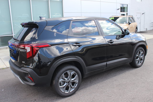 Certified 2025 Kia Seltos LX AWD/4WD image 28