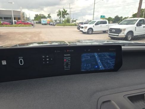 Used 2025 Ford Expedition Active AWD/4WD image 10