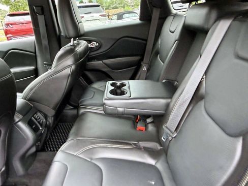Used 2015 Jeep Cherokee Latitude w/ Cold Weather Group AWD/4WD image 14