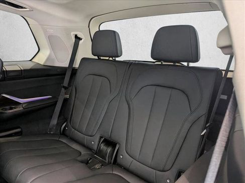 Used 2021 BMW X7 xDrive40i w/ Premium Package image 20