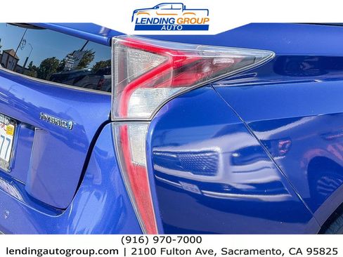 Used 2017 Toyota Prius Two w/ Prius Two Safety Plus Package FWD image 8