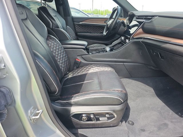 Used 2022 Jeep Grand Cherokee Summit AWD/4WD image 10