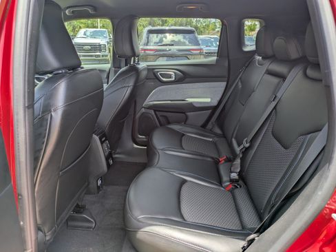 Used 2023 Jeep Compass Latitude AWD/4WD image 12