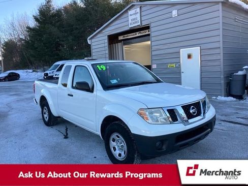 Used 2019 Nissan Frontier S image 1