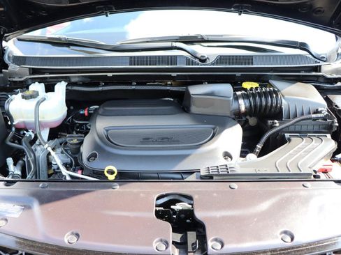 Used 2026 Chrysler Pacifica Select FWD image 57