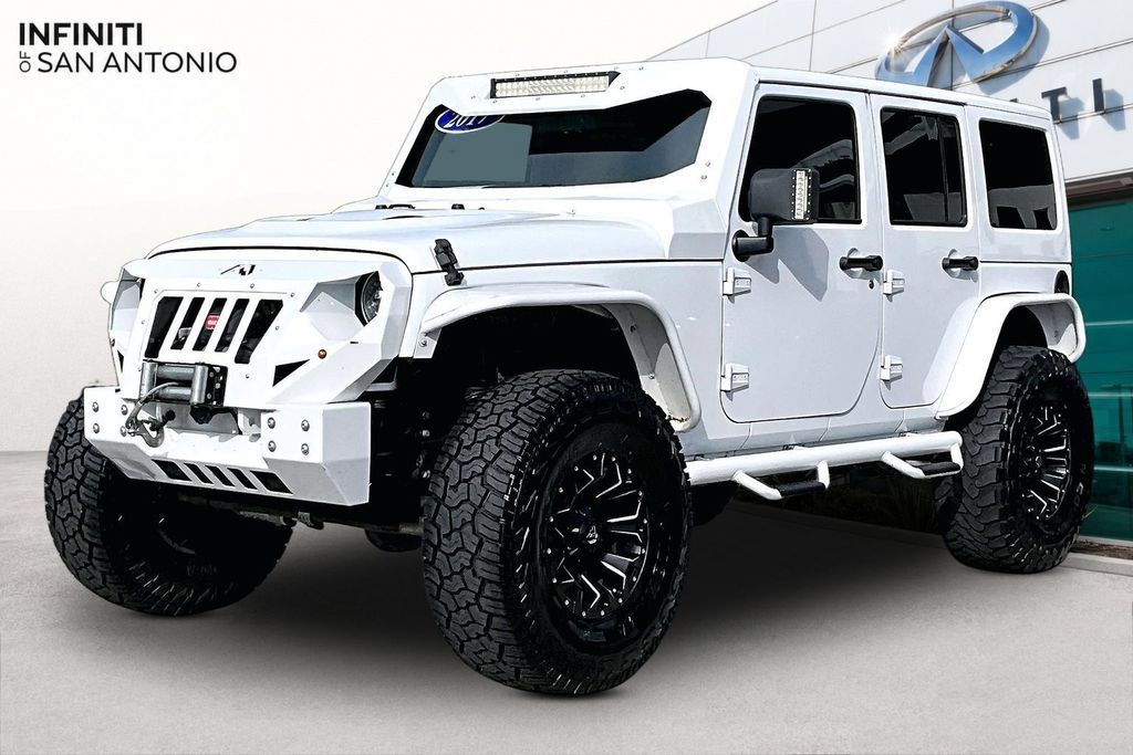 Used 2017 Jeep Wrangler Unlimited Sahara w/ Max Tow Package AWD/4WD image 11