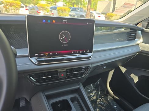 Certified 2025 Volkswagen Tiguan SE AWD/4WD image 19