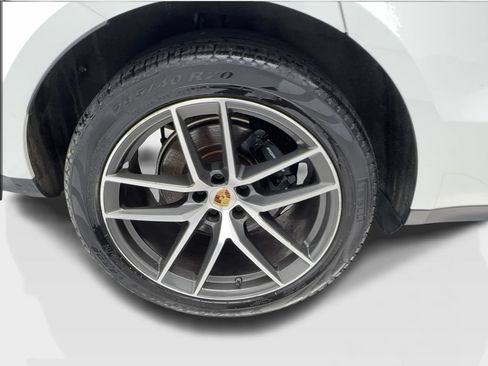 Used 2023 Porsche Macan AWD/4WD image 16