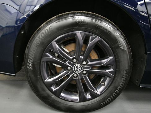 Used 2025 Toyota Sienna XSE image 33